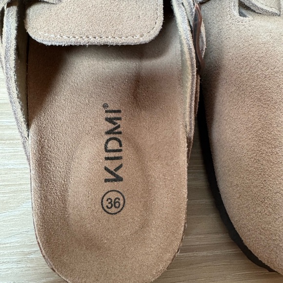 NEW Kidmi Clogs in Mocha - Picture 2 of 3
